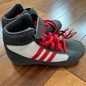 Youth Adidas Wrestling shoes SIZE 2